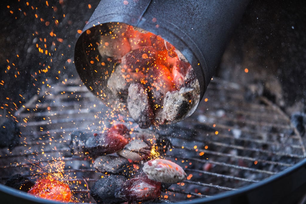 Gas oder Kohle? Hier erfahren Sie, was beim Wintergrillen die beste Option ist!