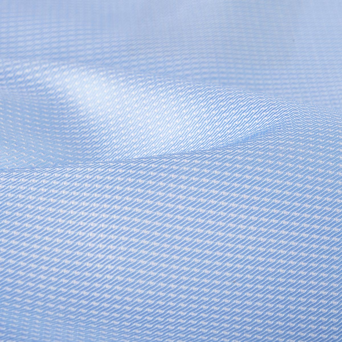 Seidenfalter Einstecktuch aus Seide, gepunktet hellblau