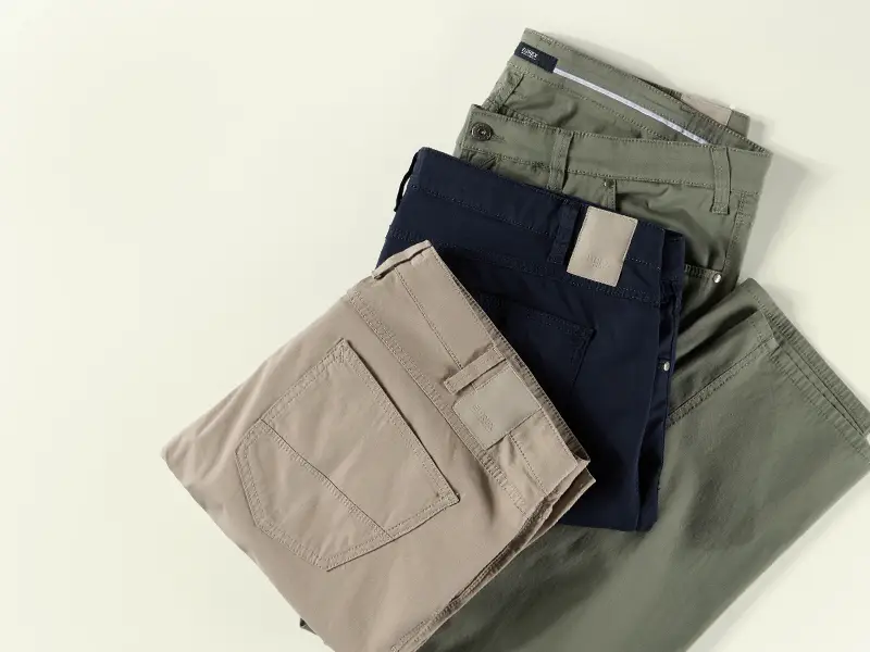 Gefaltete Herren-Hosen in Oliv, Dunkelblau und Beige für starke Männer in großen Größen