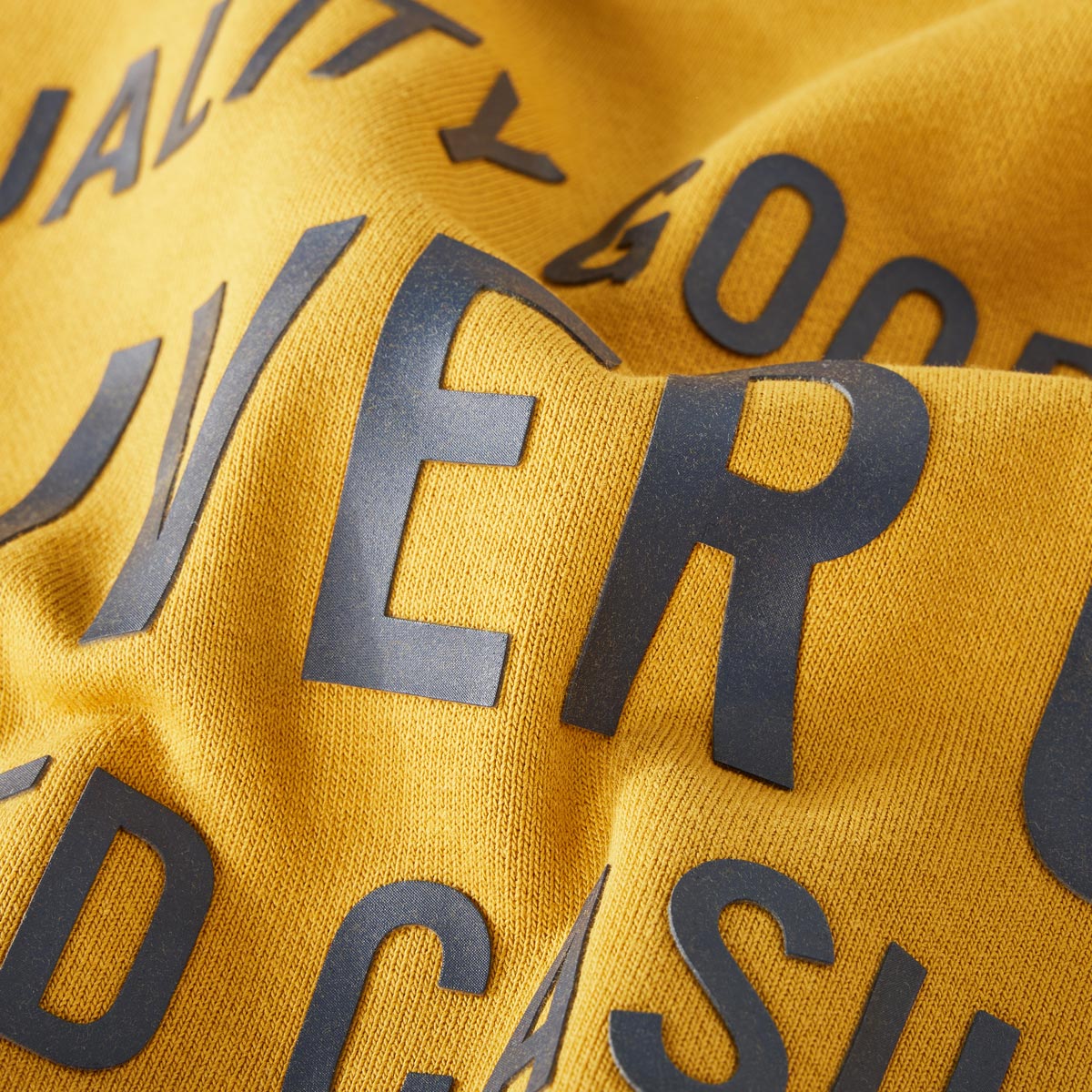 s.Oliver Hoodie mit Label-Print gelb