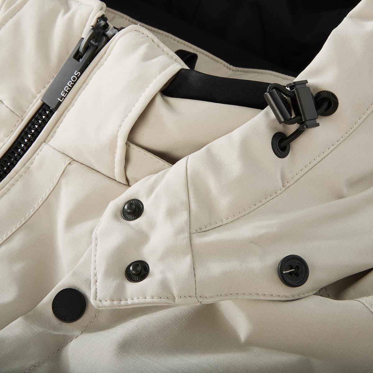 Lerros Blouson aus Funktionsmaterial, wind- und wasserabweisend cremeweiß