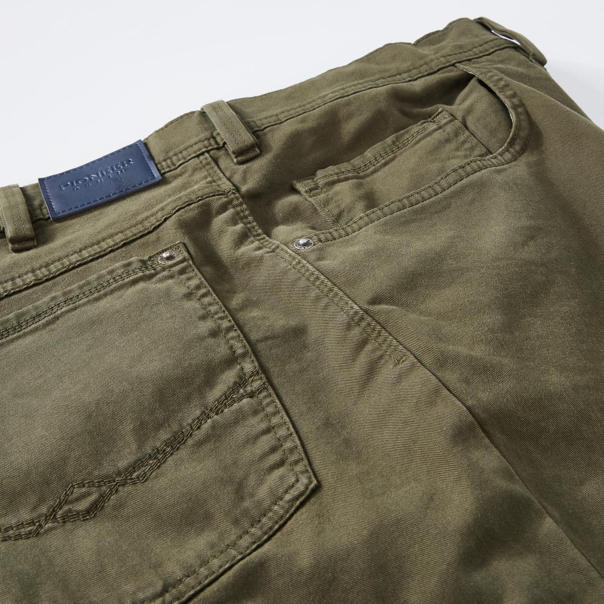 Pioneer Five-Pocket-Hose „Peter“ mit Stretch, Loose Fit oliv