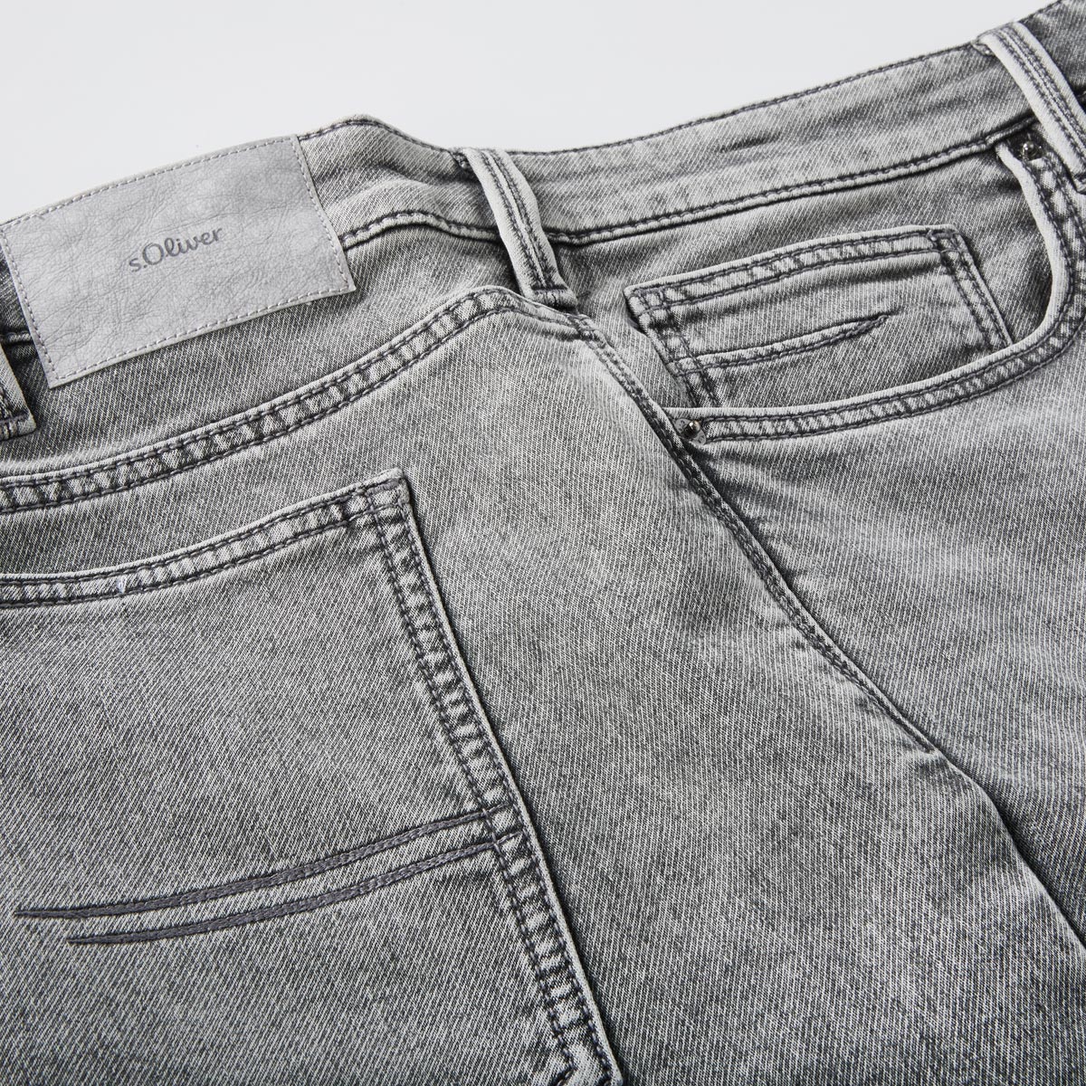 s.Oliver Jeans-Shorts" Casby", soft und knitterarm grau/schwarz