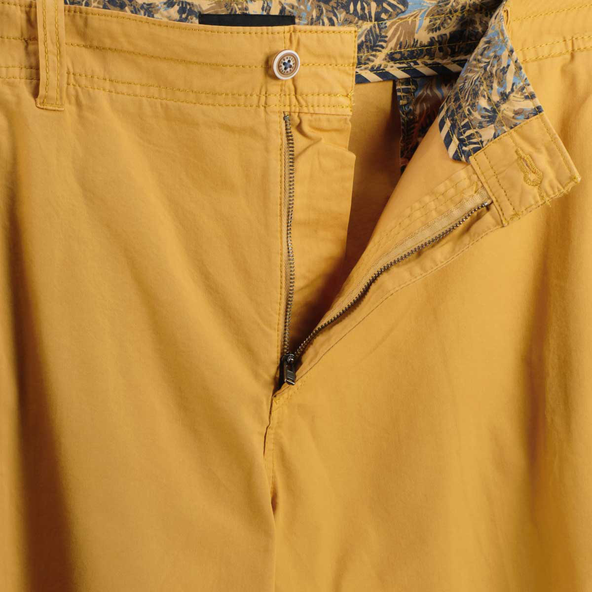 bugatti Cargo-Shorts aus Baumwolle senf