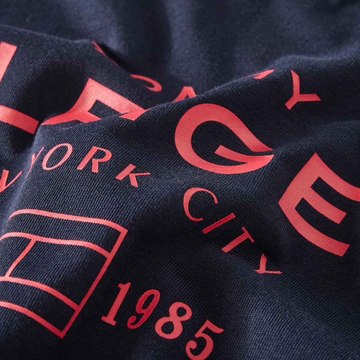 Tommy Hilfiger T-Shirt mit Label-Print marine