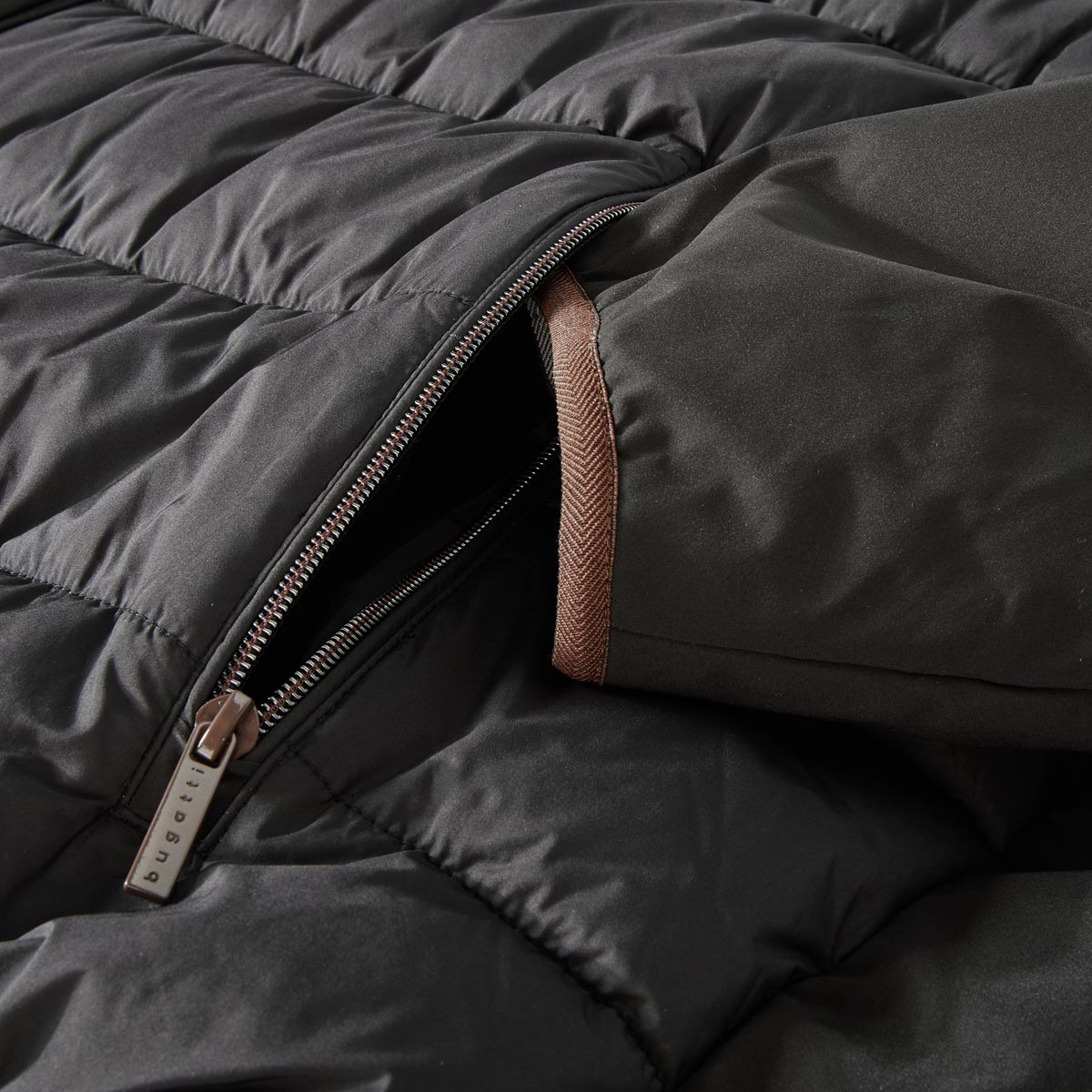 bugatti Steppjacke mit Stretch, wasserabweisend schwarz