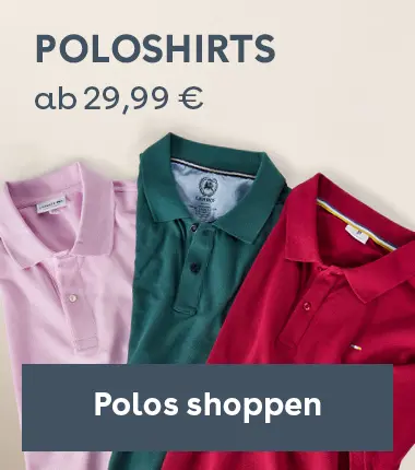 Drei Poloshirts in Rosa, Grün und Rot nebeneinander