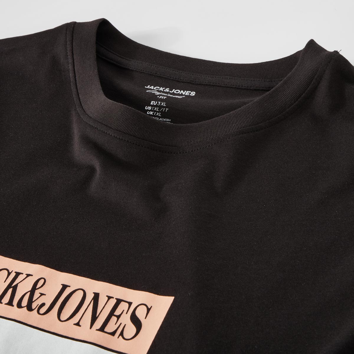 Jack&Jones T-Shirt mit Label-Print schwarz