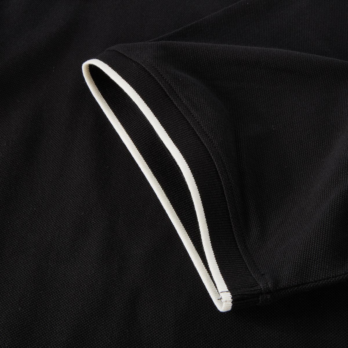 s.Oliver Poloshirt mit Kontrastdetails schwarz