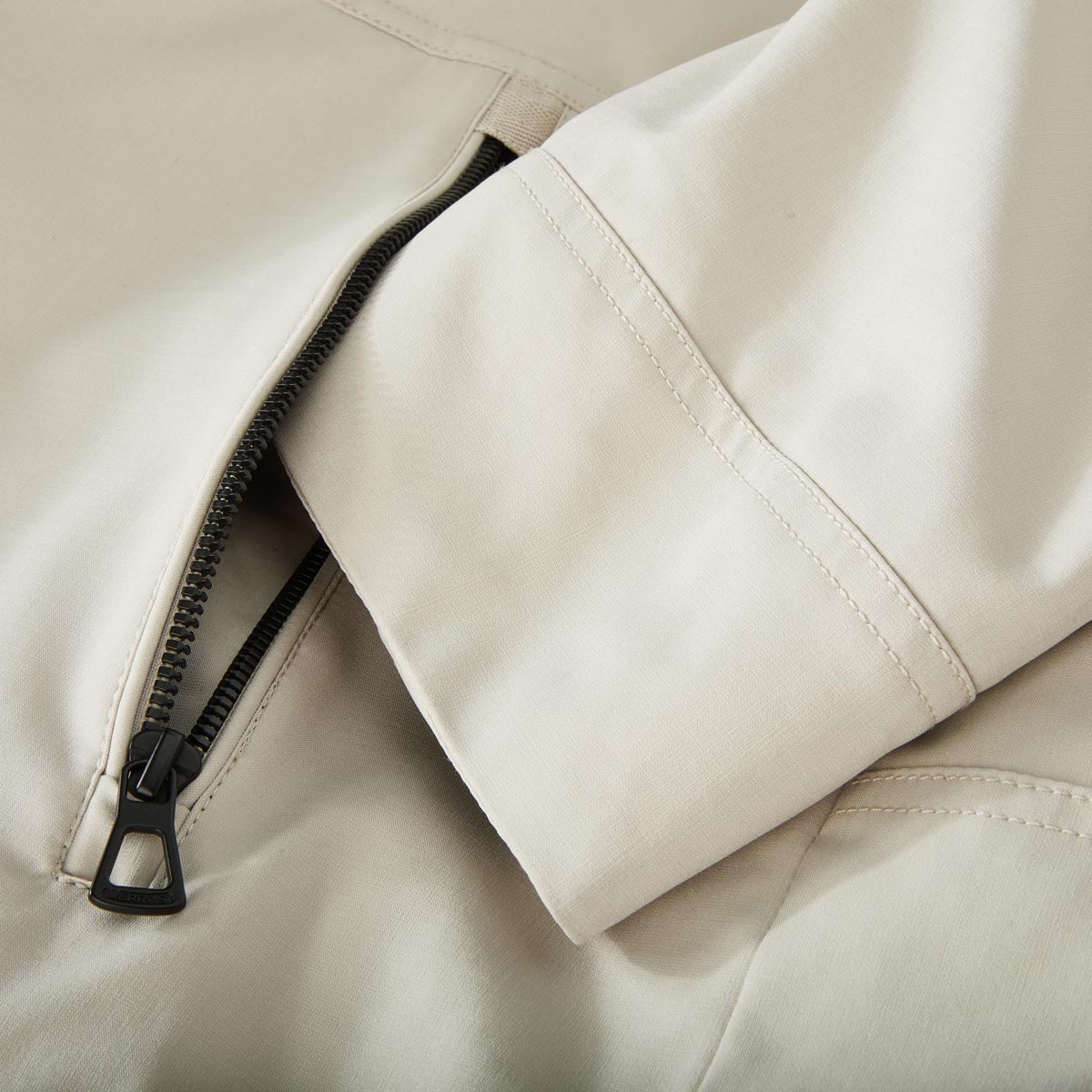 Lerros Blouson aus Funktionsmaterial, wind- und wasserabweisend cremeweiß