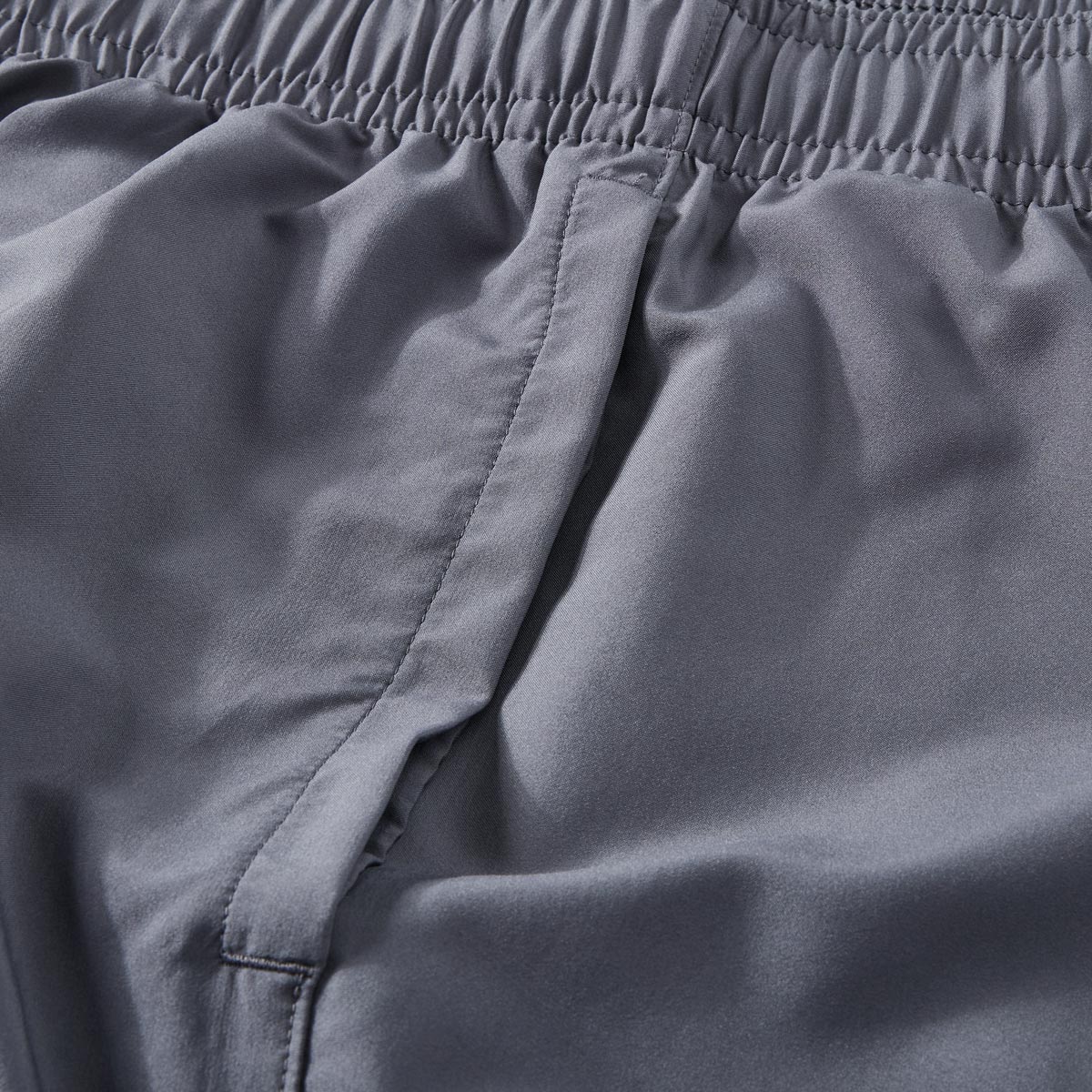 Under Armour Jogging-Shorts mit Dehnbund grau