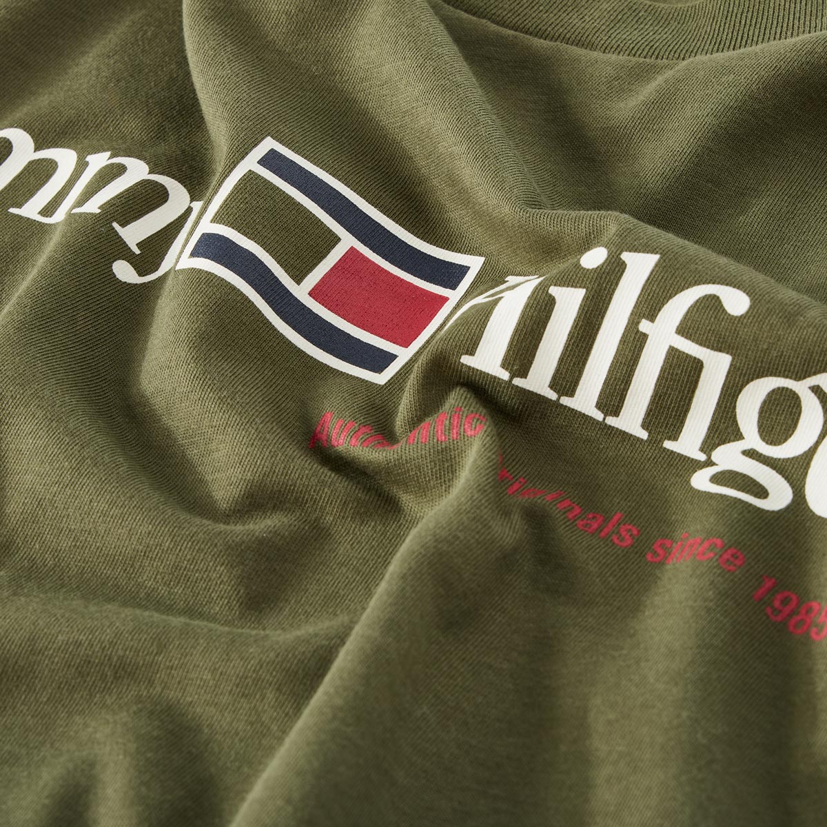 Tommy Hilfiger T-Shirt mit Label-Print khaki