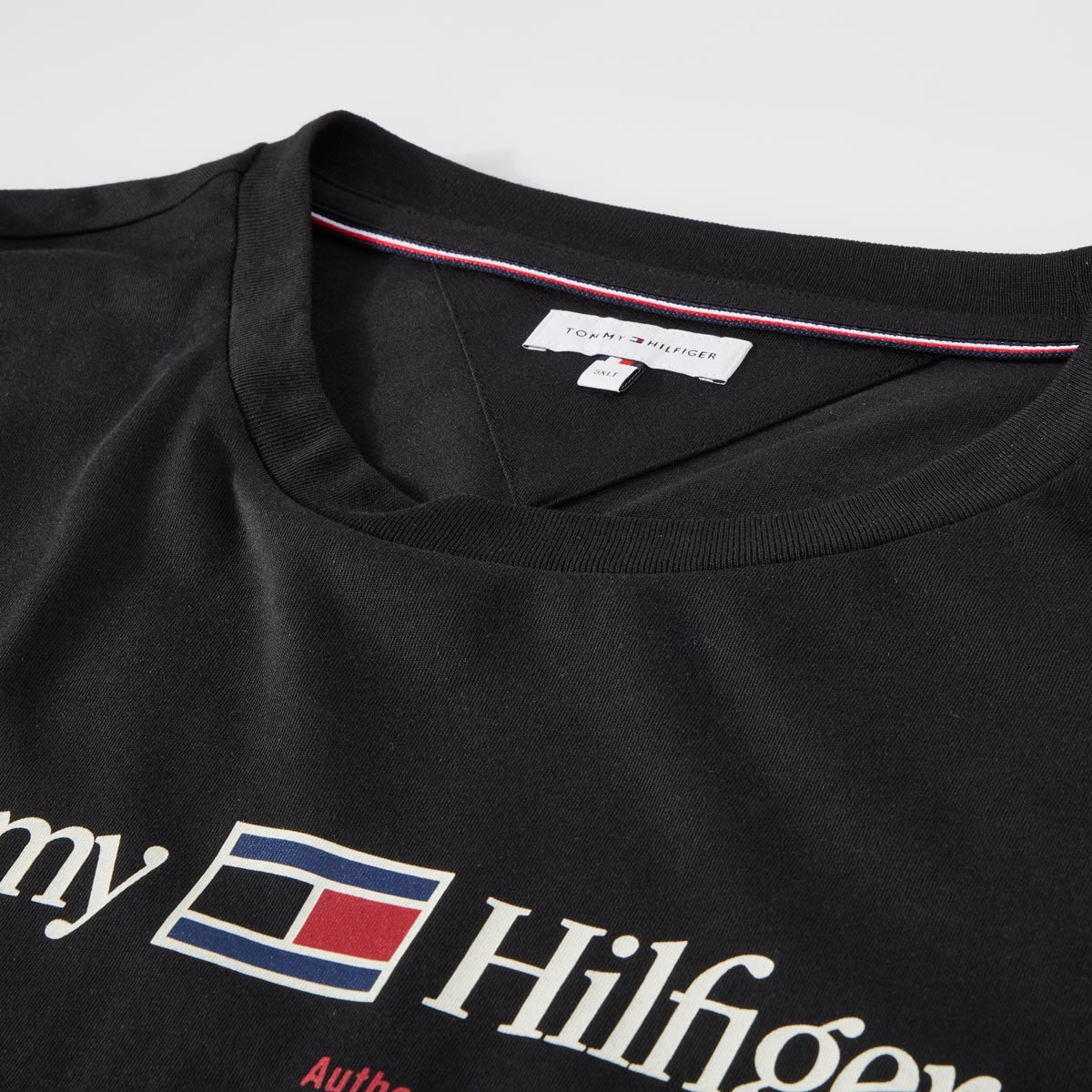 Tommy Hilfiger T-Shirt mit Label-Print schwarz