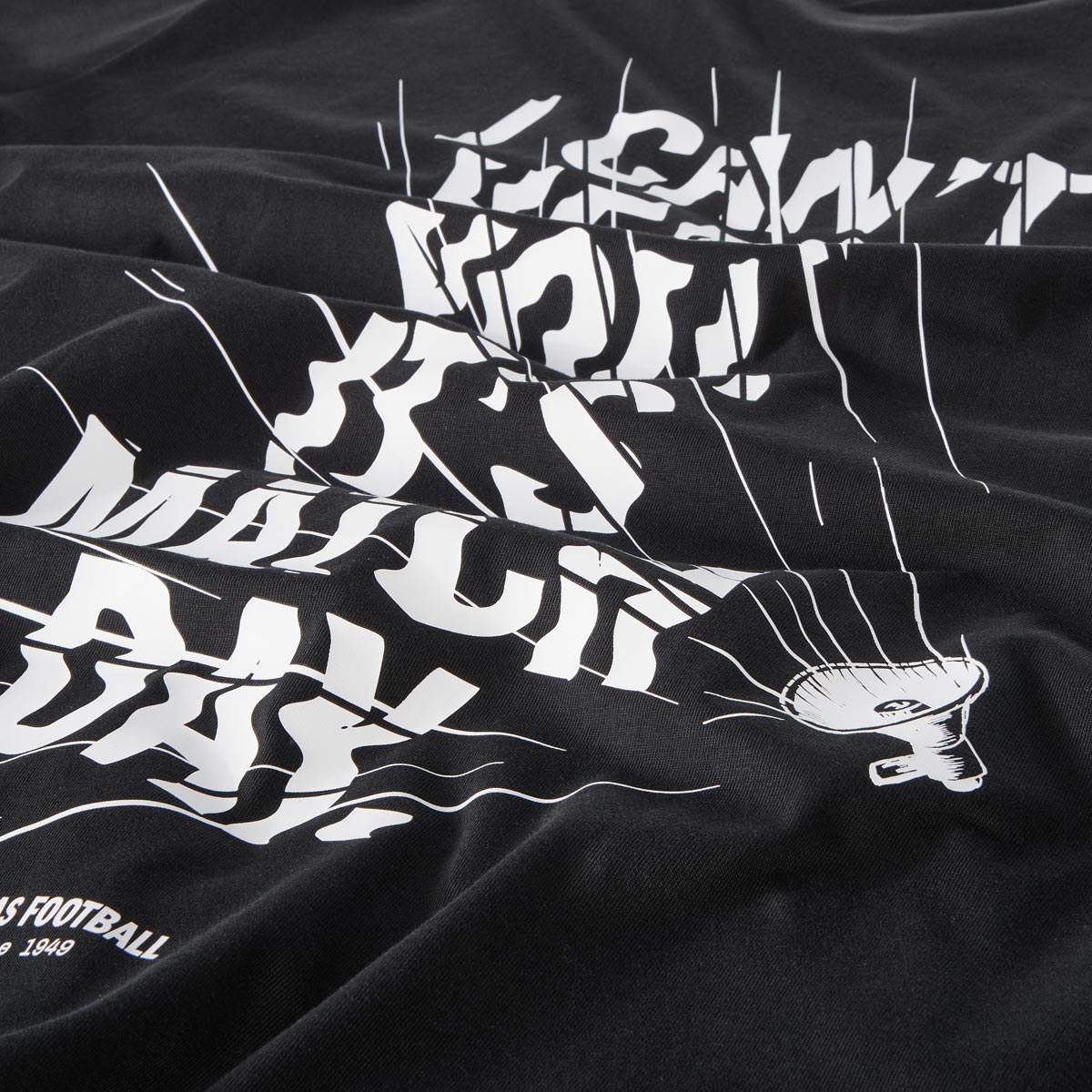 adidas T-Shirt mit Print auf Vorder- und Rückseite schwarz