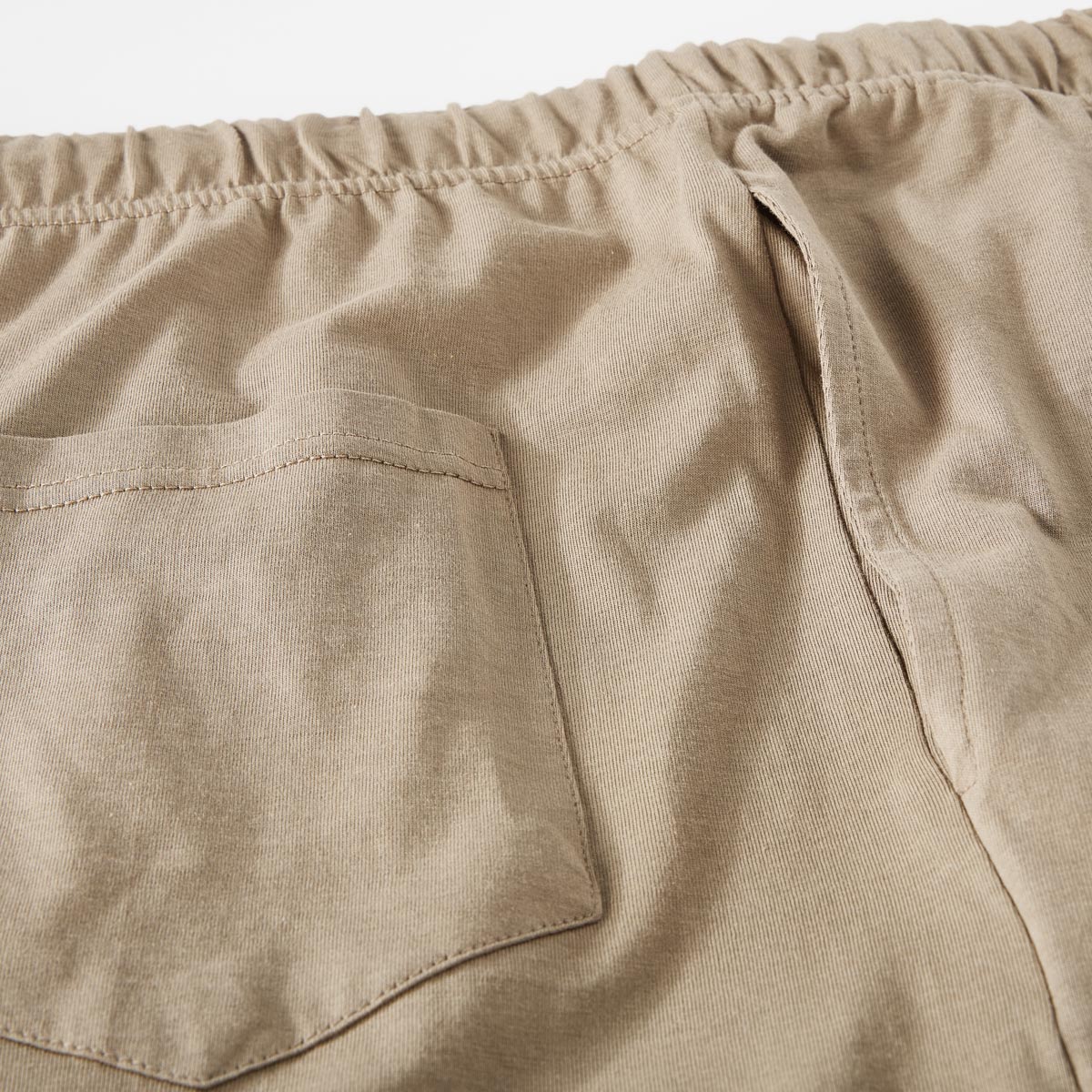 ADAMO Leichte Shorts aus Baumwoll-Jersey khaki