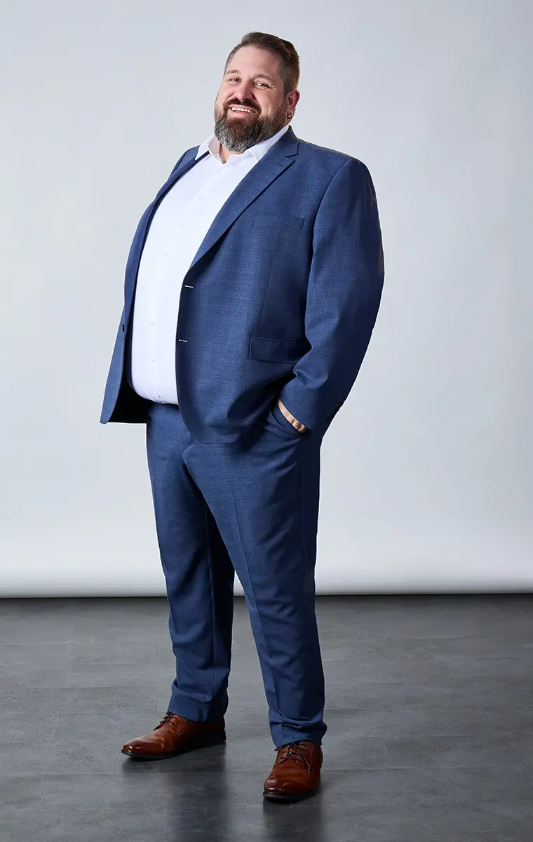 Klassischer Herrenanzug in großen Größen in Blau mit Hemd für festliche Anlässe und Business