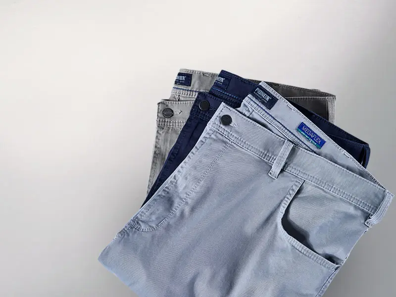 Moderne Herrenhosen in großen Größen in verschiedenen Farben, bequem und vielseitig kombinierbar