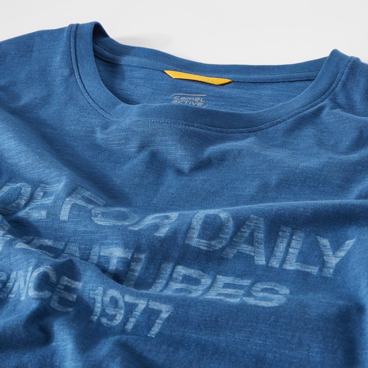 camel active T-Shirt mit Statement-Print dunkelblau