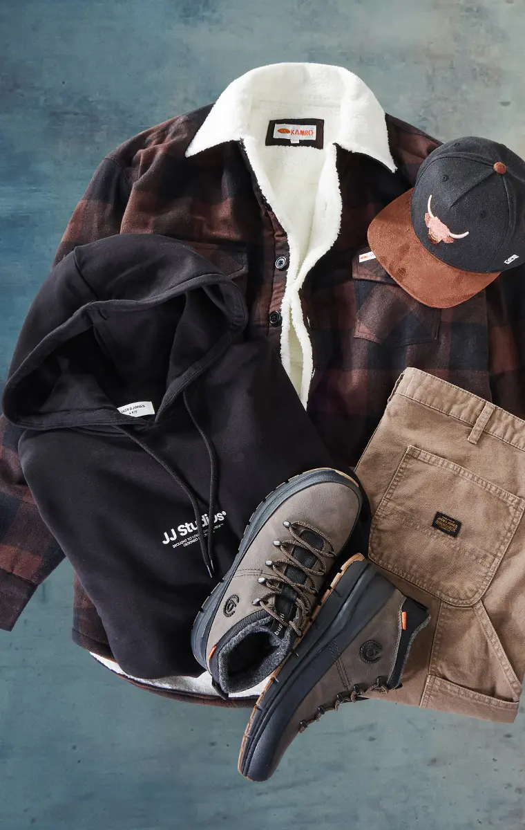 Grünes Overshirt mit Rollkragen und grauer Jeans – Alltagslook für große Größen