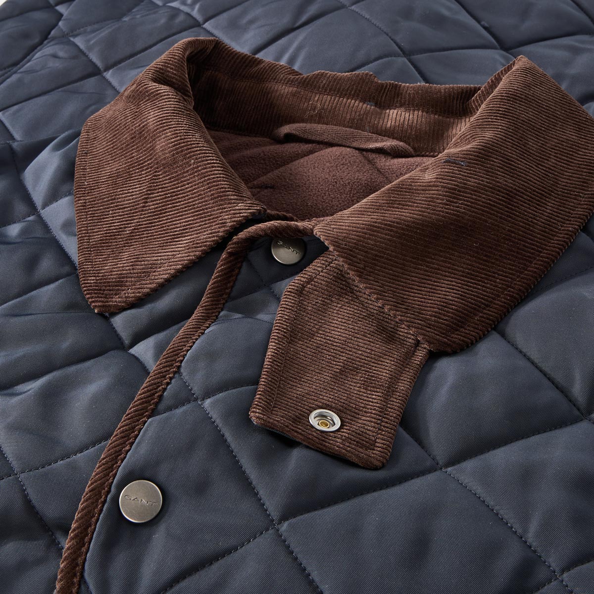 Gant Steppjacke mit Cord-Paspelierung, wasserabweisend dunkelblau