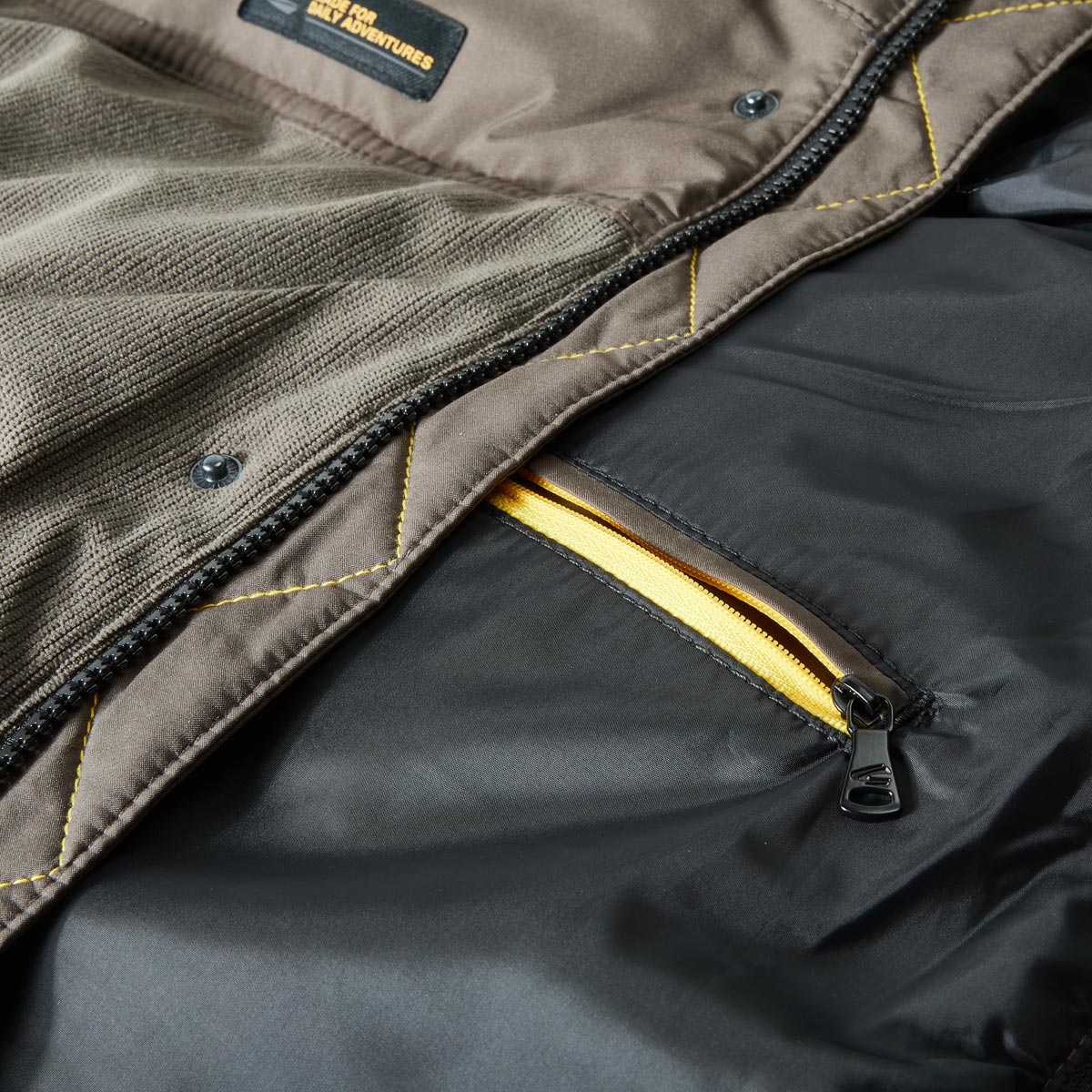 camel active Winter-Steppjacke mit Cord-Details braun