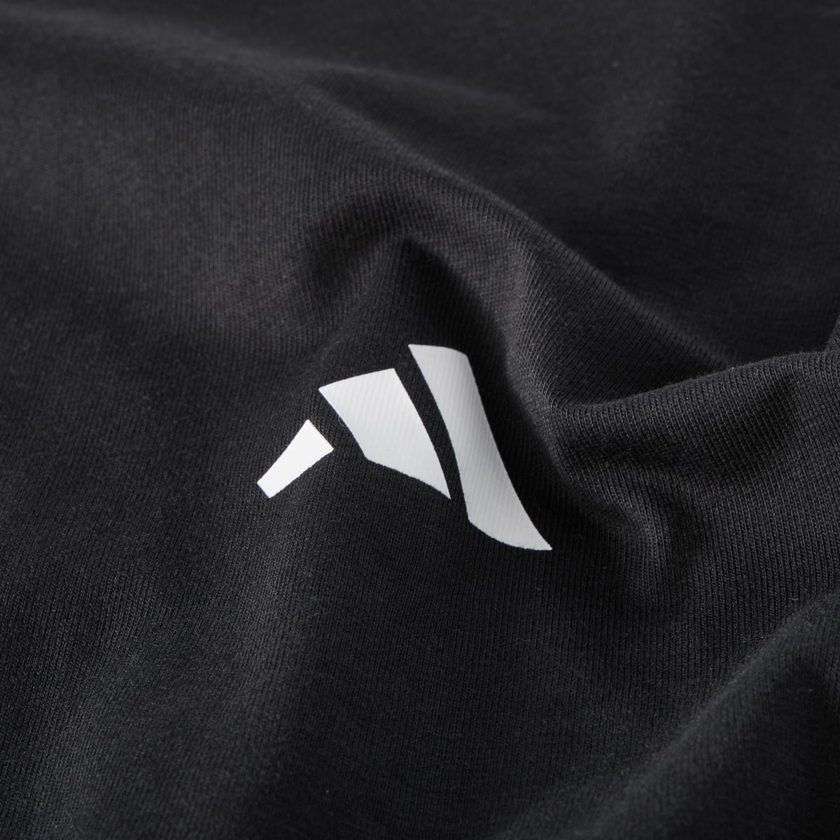 adidas T-Shirt mit Print auf Vorder- und Rückseite schwarz