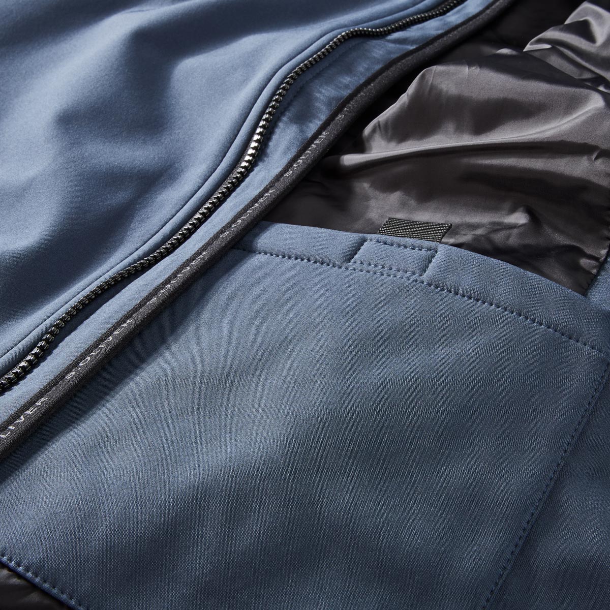 s.Oliver Softshelljacke mit Kapuze, wasserabweisend blau