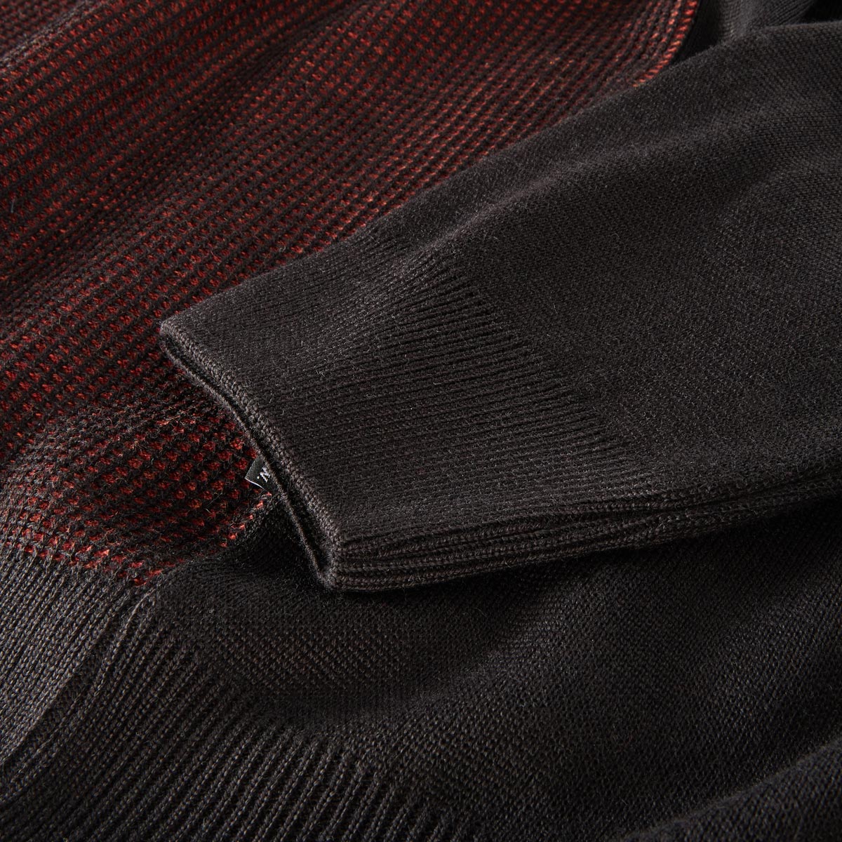 Hajo Troyer mit Strukturmuster schwarz