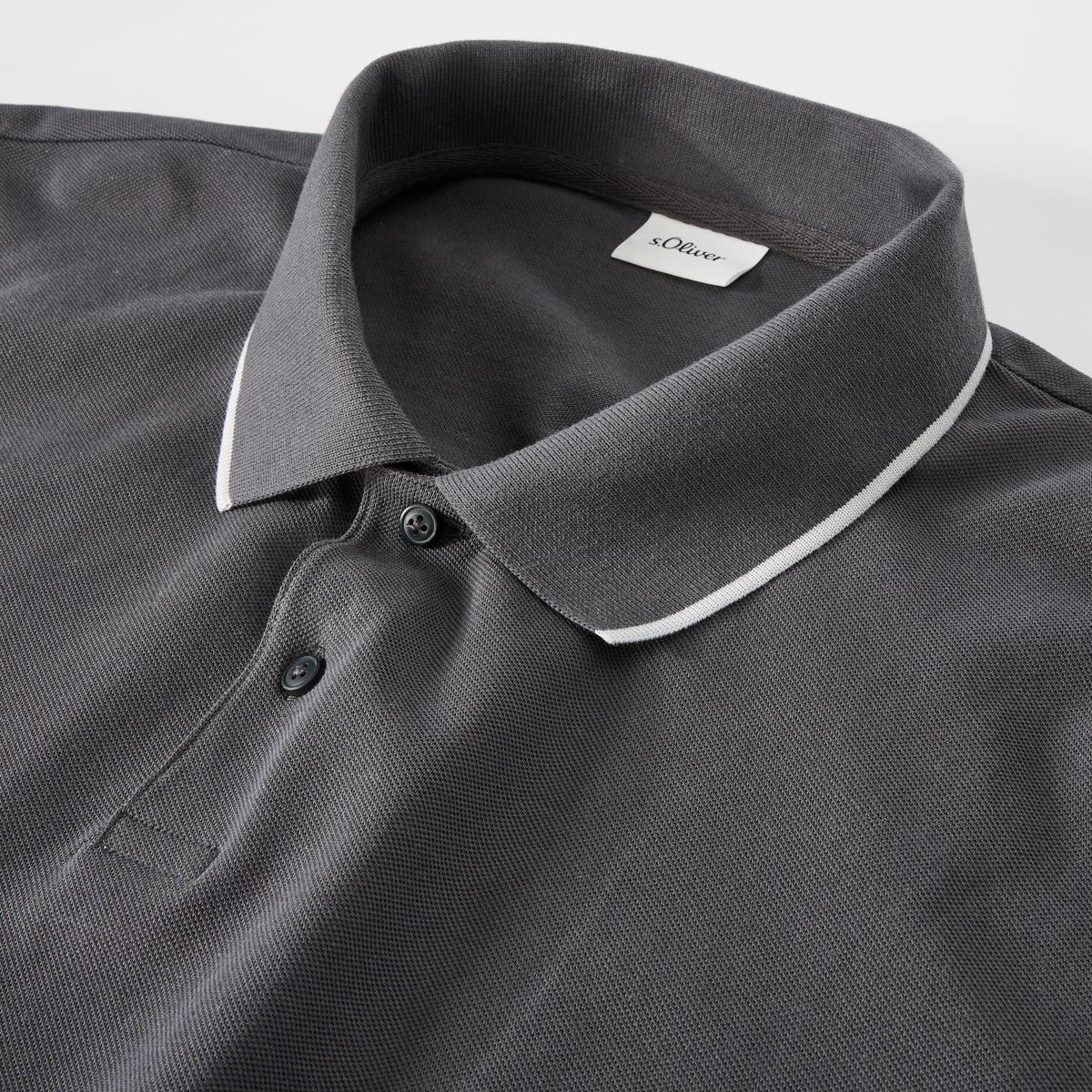 s.Oliver Poloshirt mit Kontrastdetails dunkelgrau