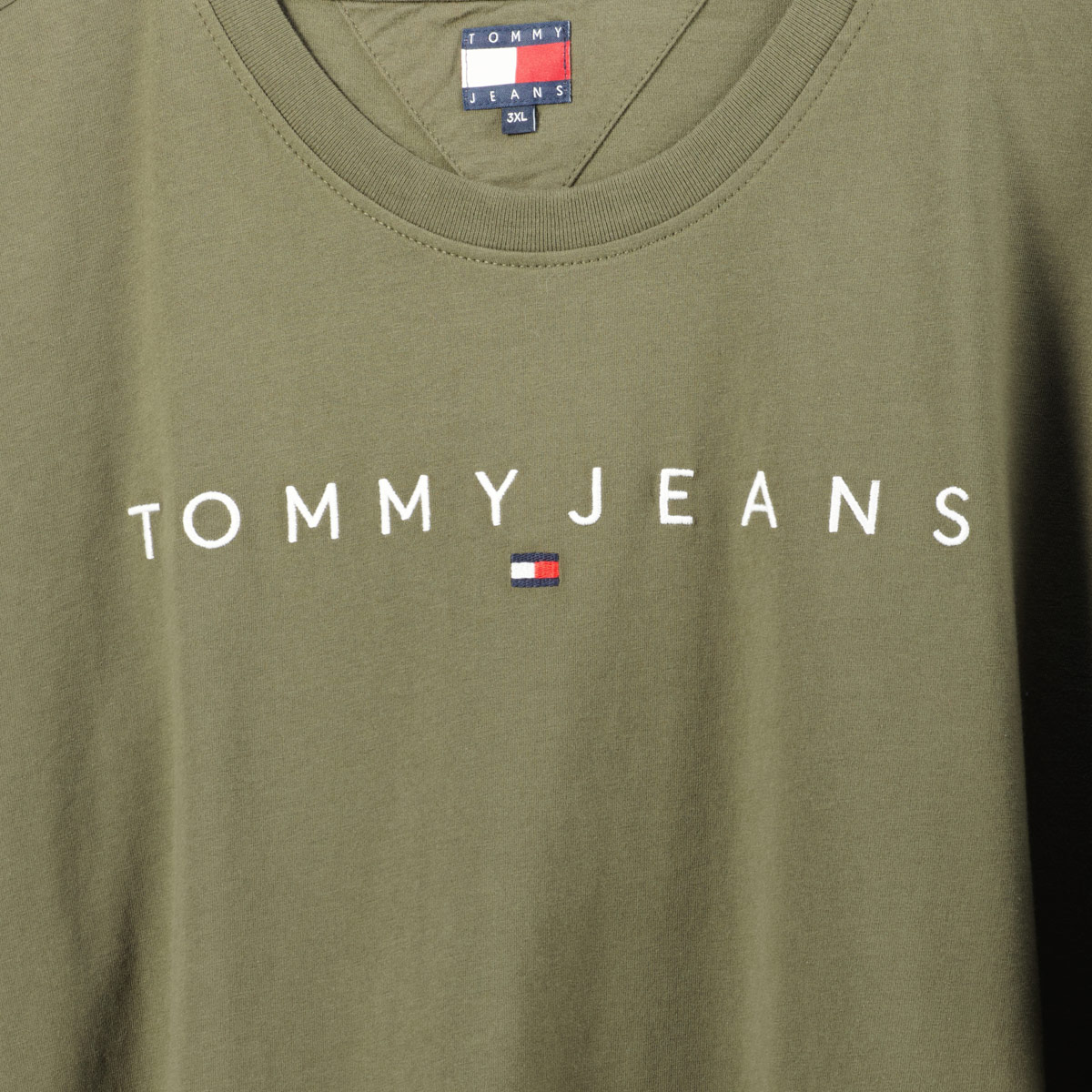 Tommy Jeans T-Shirt mit Label-Stickerei oliv Tommy Jeans T-Shirt mit Label-Stickerei oliv