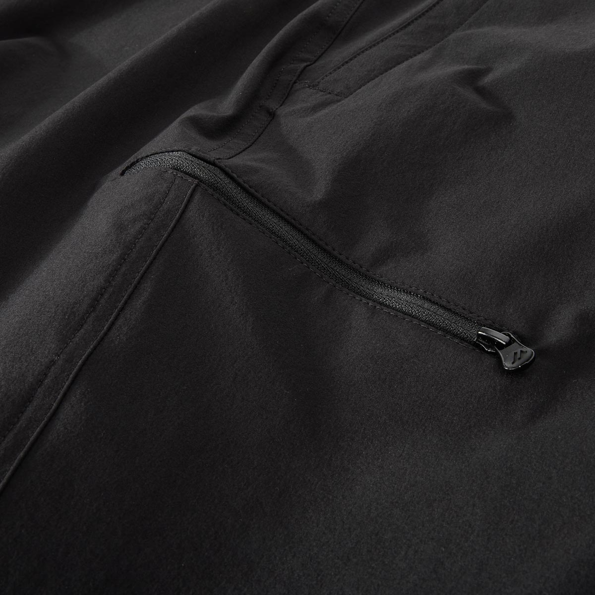 Maier Sports Chino-Shorts aus Funktionsmaterial, feuchtigkeitstransportierend schwarz