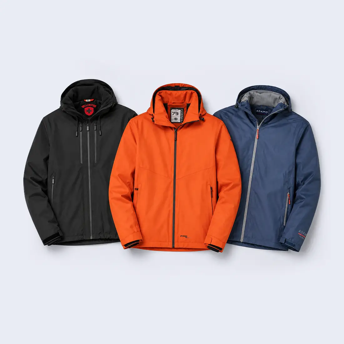 Drei Regenjacken in Schwarz, Orange und Blau für Herren in großen Größen
