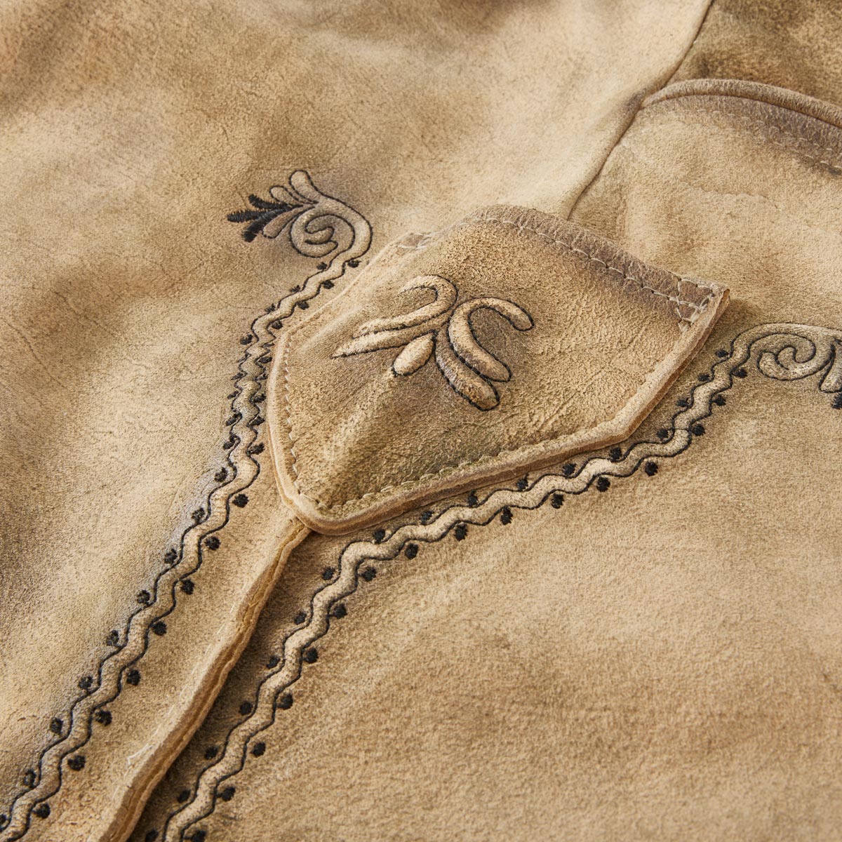 Pfundskerl Lederhose mit Träger und Stickerei beige