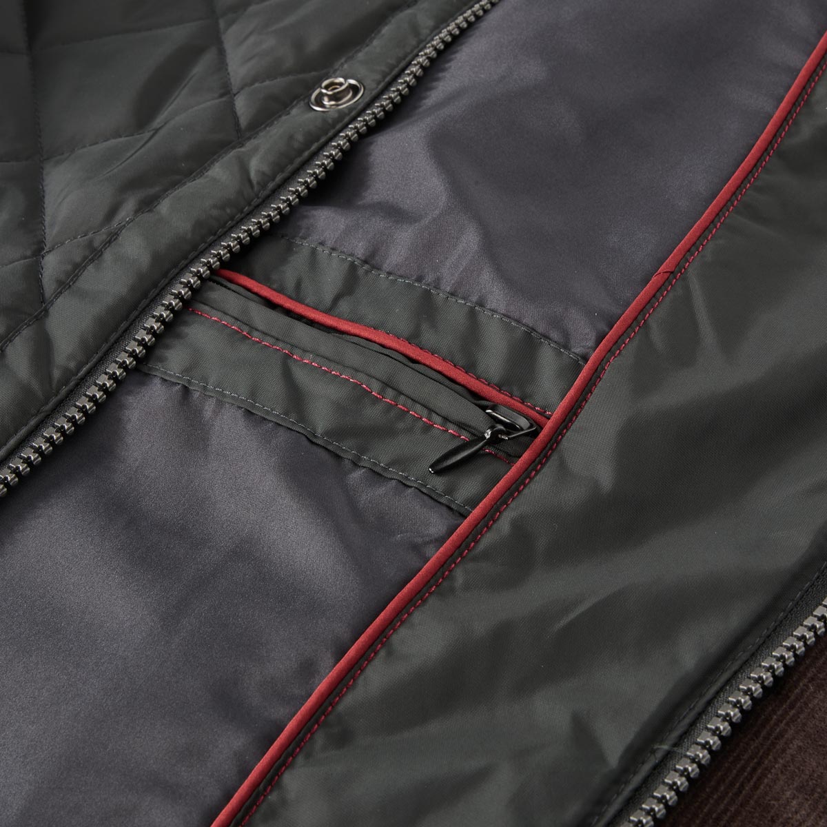 Redpoint Steppjacke „Barnet“ schwarz