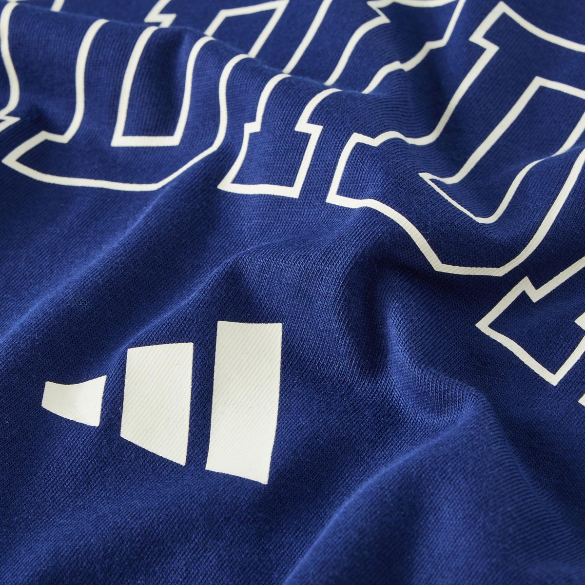 adidas T-Shirt mit Label-Print dunkelblau