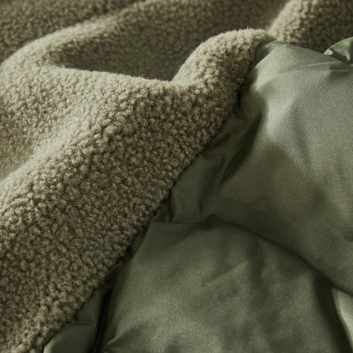 camel active Steppjacke im Materialmix oliv