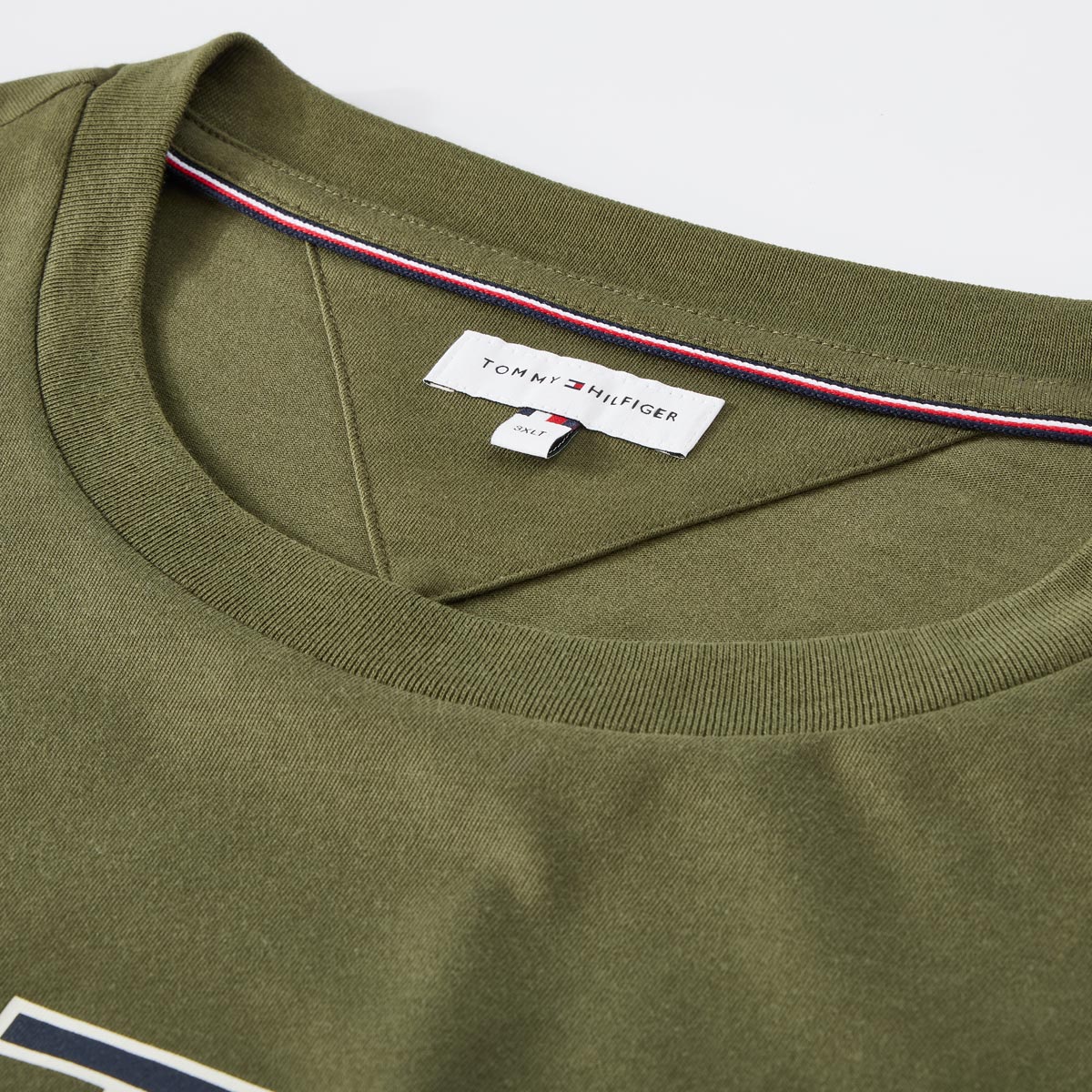 Tommy Hilfiger T-Shirt mit Label-Print khaki