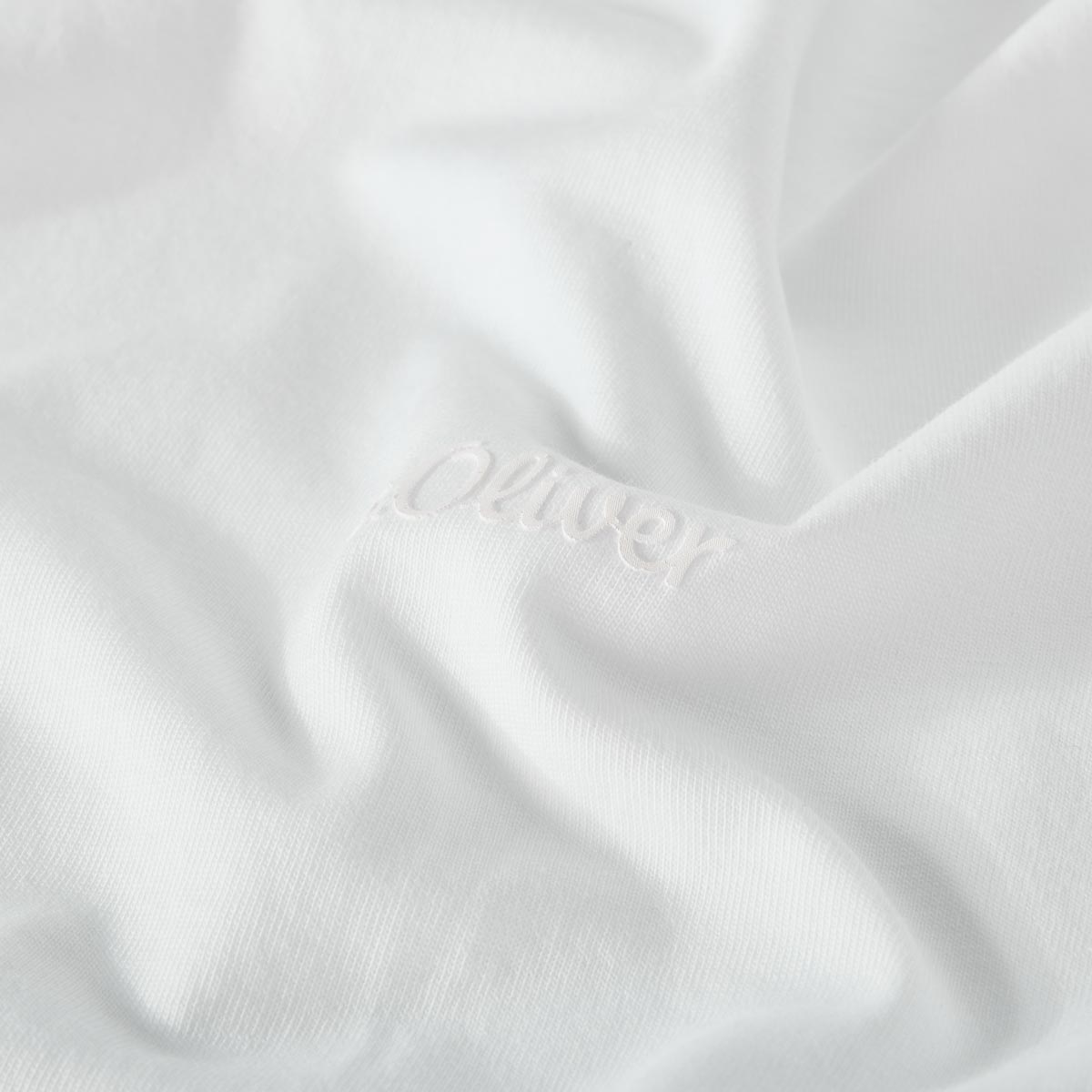 s.Oliver Basic-T-Shirt mit V-Ausschnitt weiß