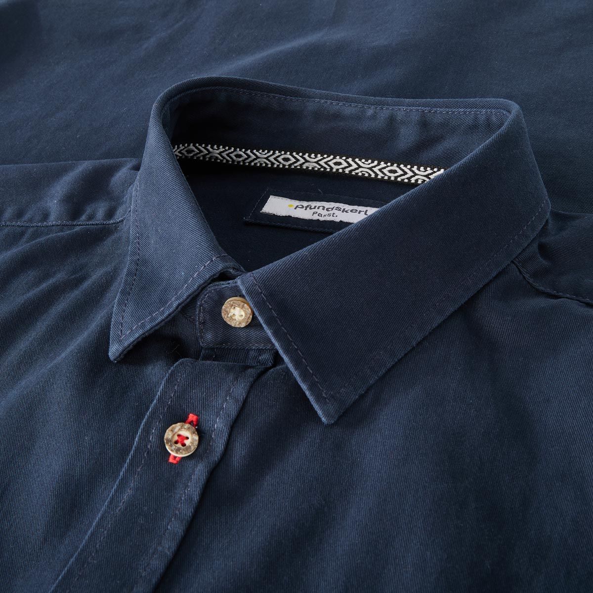Pfundskerl Trachtenhemd aus Baumwolle dunkelblau