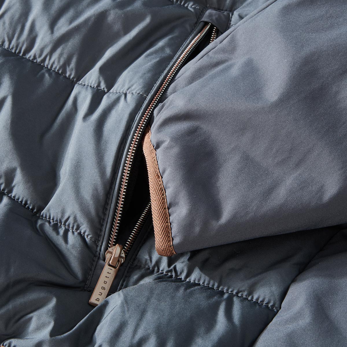 bugatti Steppjacke mit Stretch, wasserabweisend dunkelblau