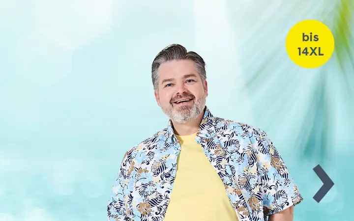 Herr mit Hawaiihemd und gelbem Shirt – Mode für große Größen