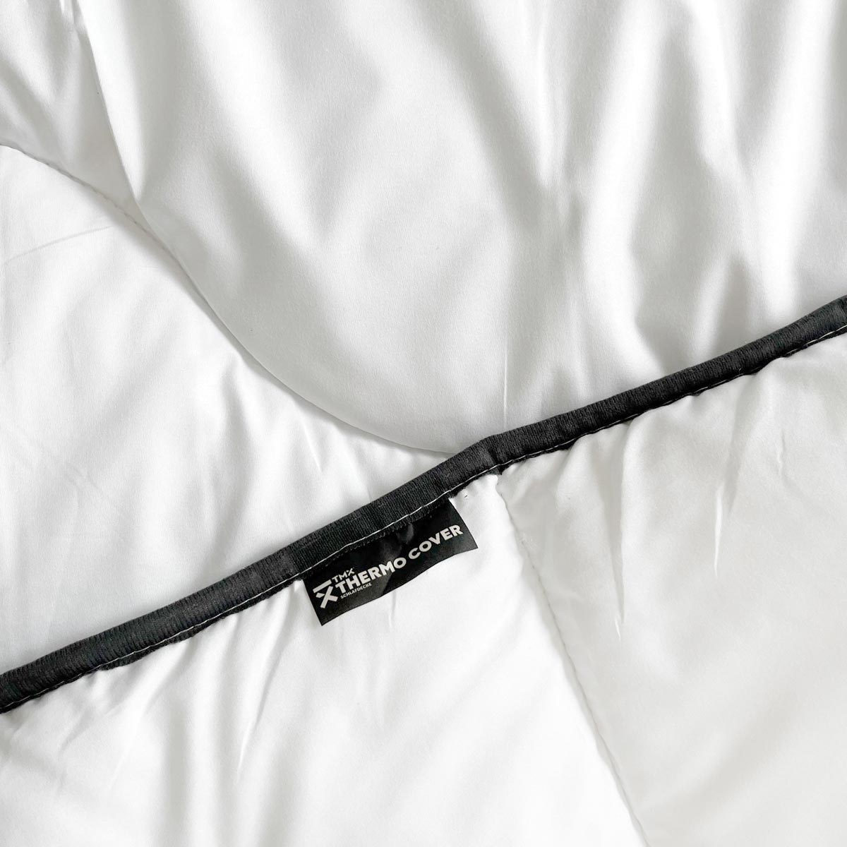 Hydas THERMO COVER - Temperaturregulierende Bettdecke 155 cm x 220 cm weiß