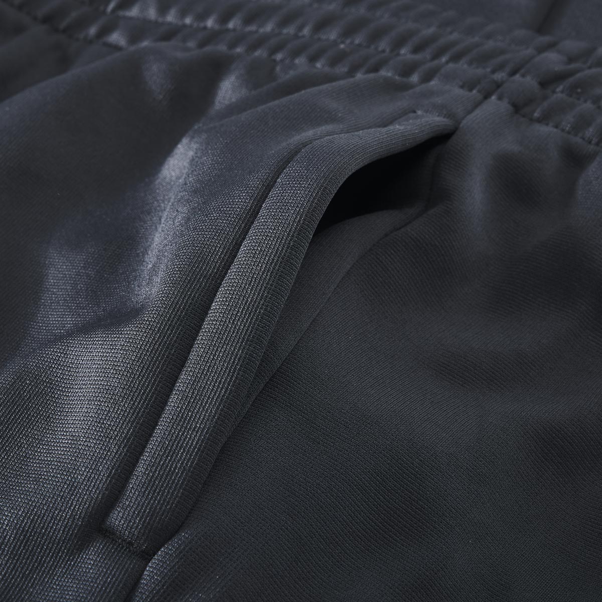 Under Armour Jogginghose mit Microfleece-Innenfutter schwarz