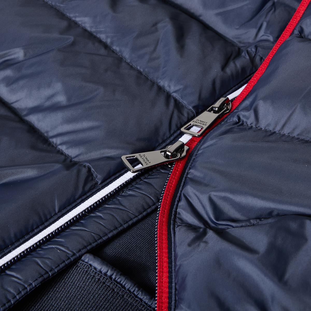Tommy Hilfiger Sweatjacke mit Kapuze marine