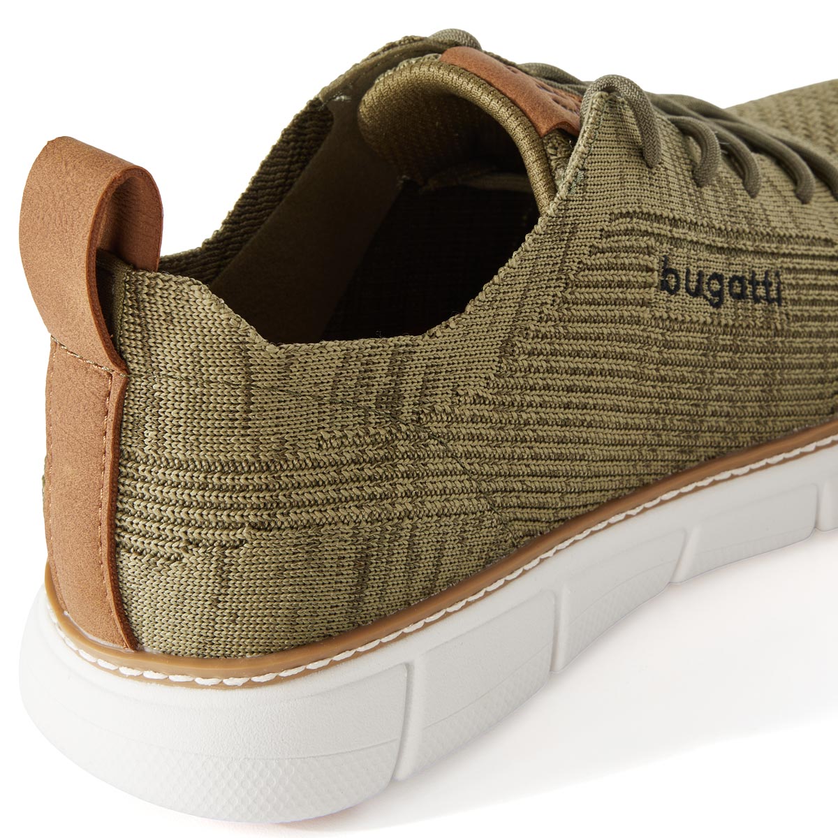 bugatti Leichter Sneaker mit Wechselfußbett, atmungsaktiv grün