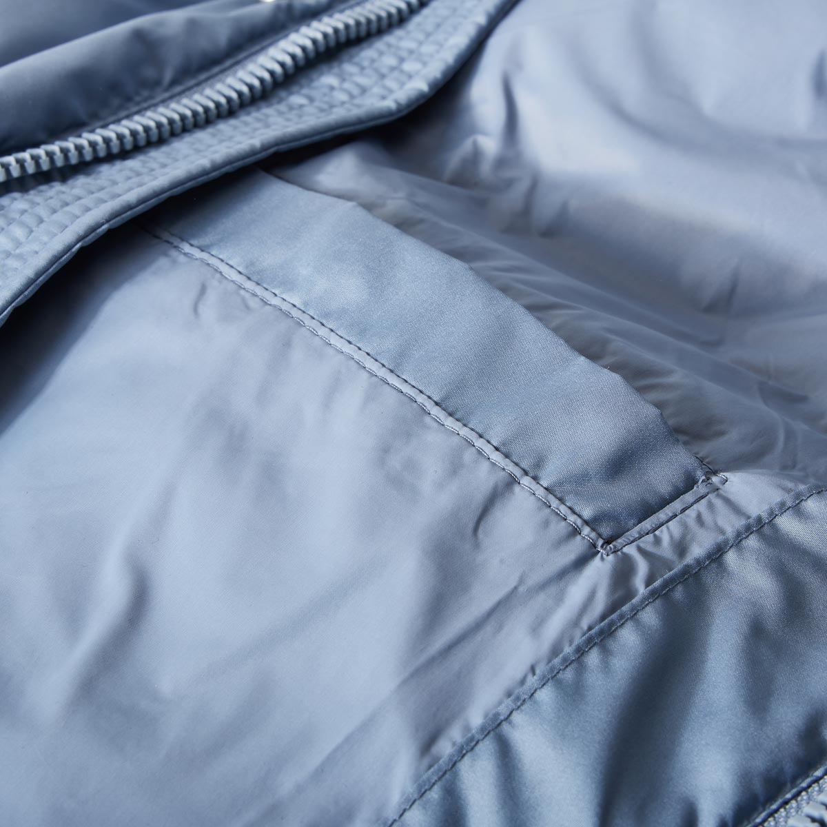 BOSS Winter-Steppjacke mit wärmender Wattierung mittelblau