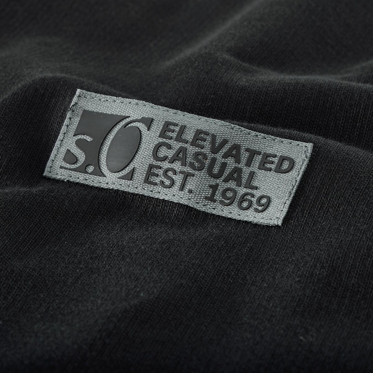 s.Oliver Longsleeve mit Serafinokragen schwarz