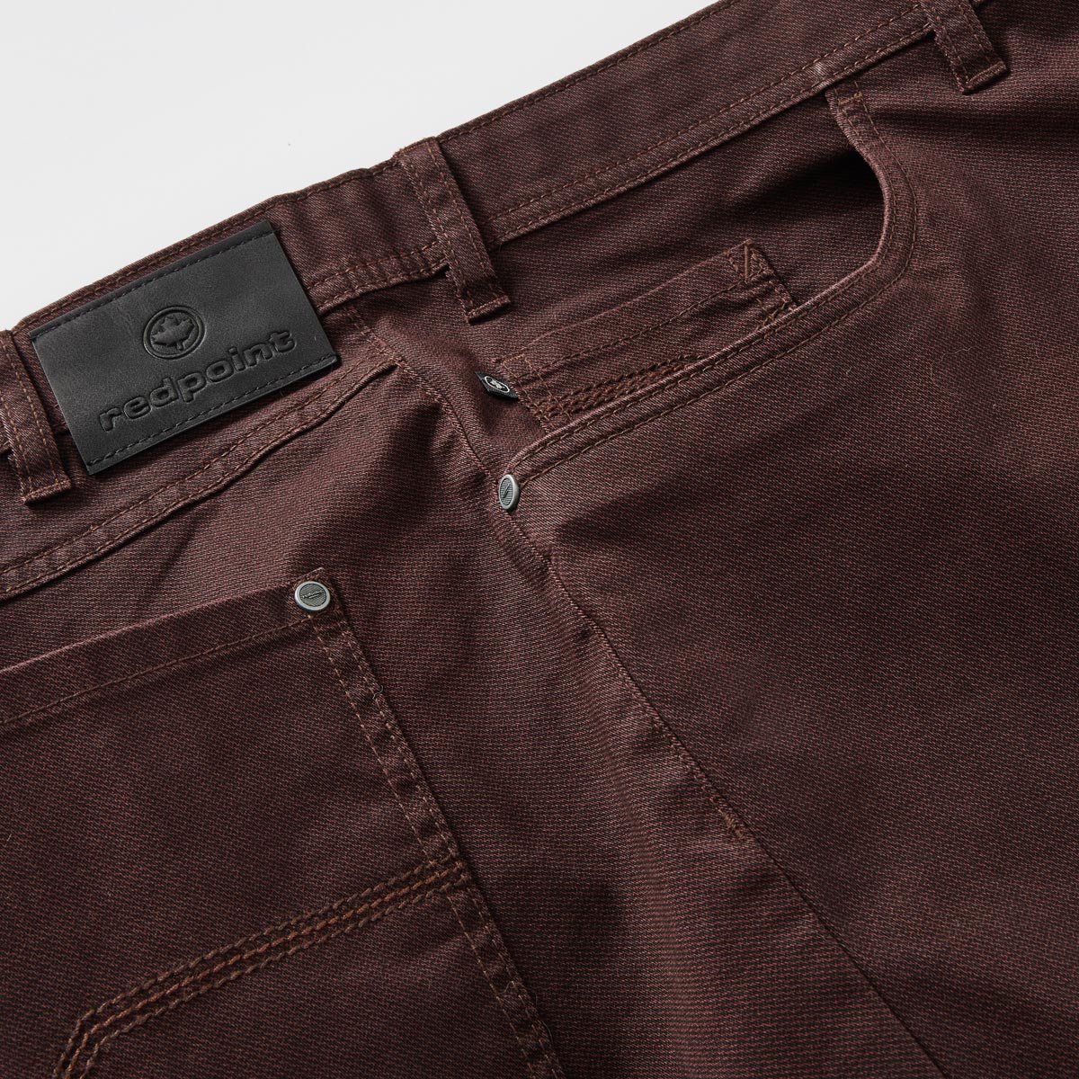 Redpoint Stretch-Jeans "Montreal", Loose Fit dunkelrot
