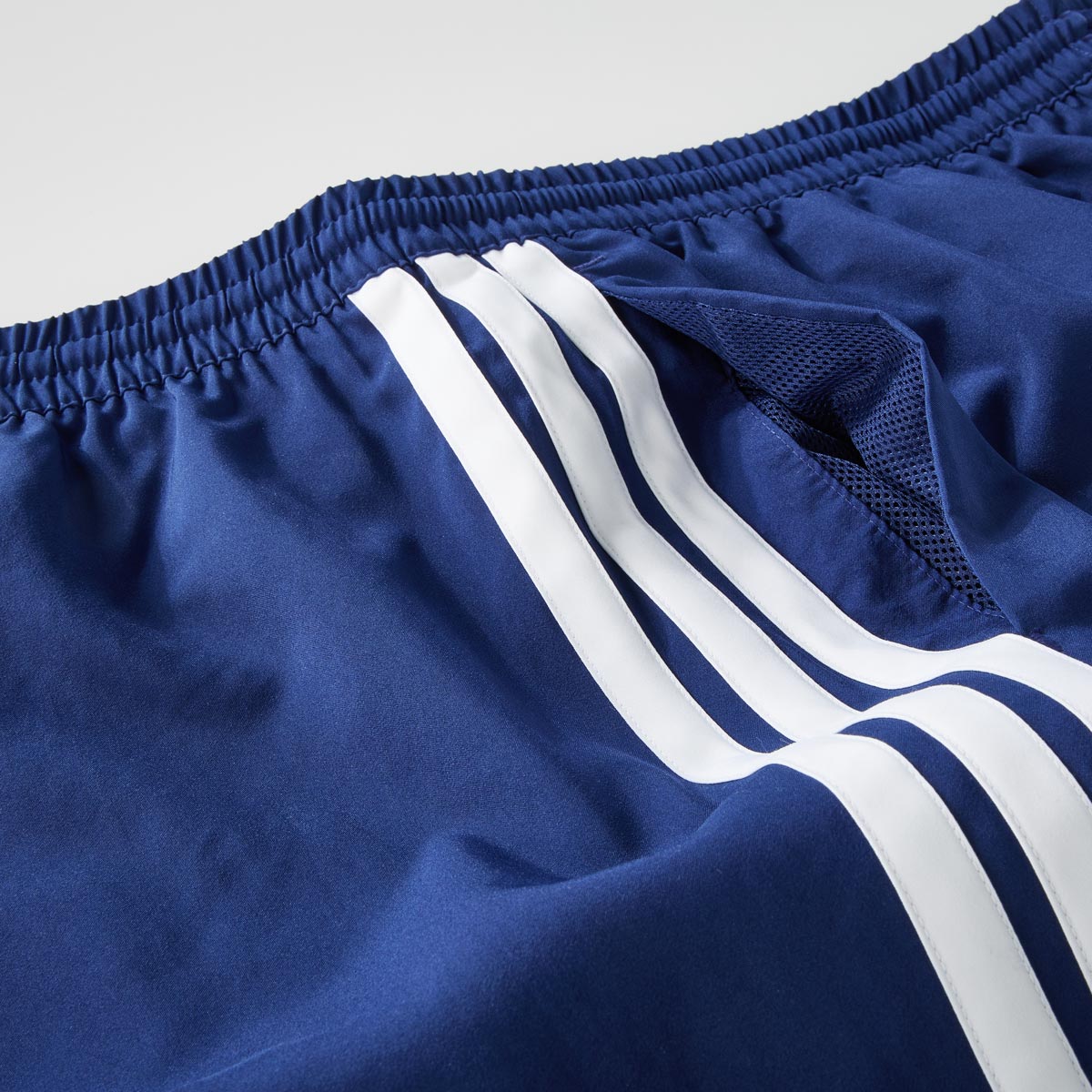 adidas Kurze Jogginghose blau/weiß