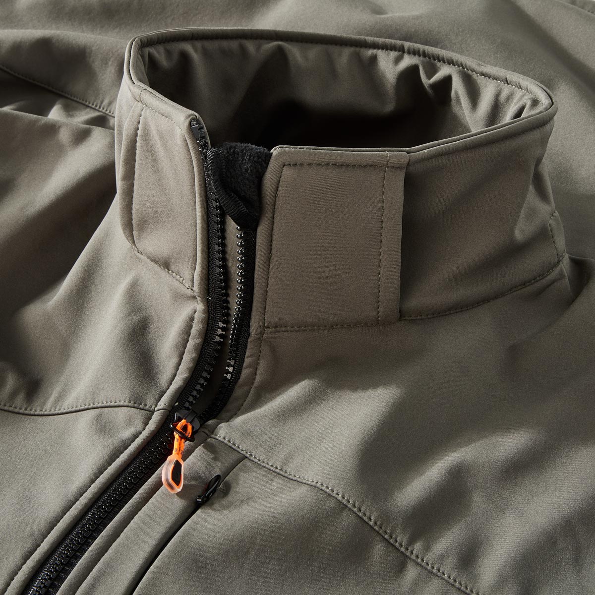 Blue Wave Softshelljacke "Mads", wasser- und winddicht oliv